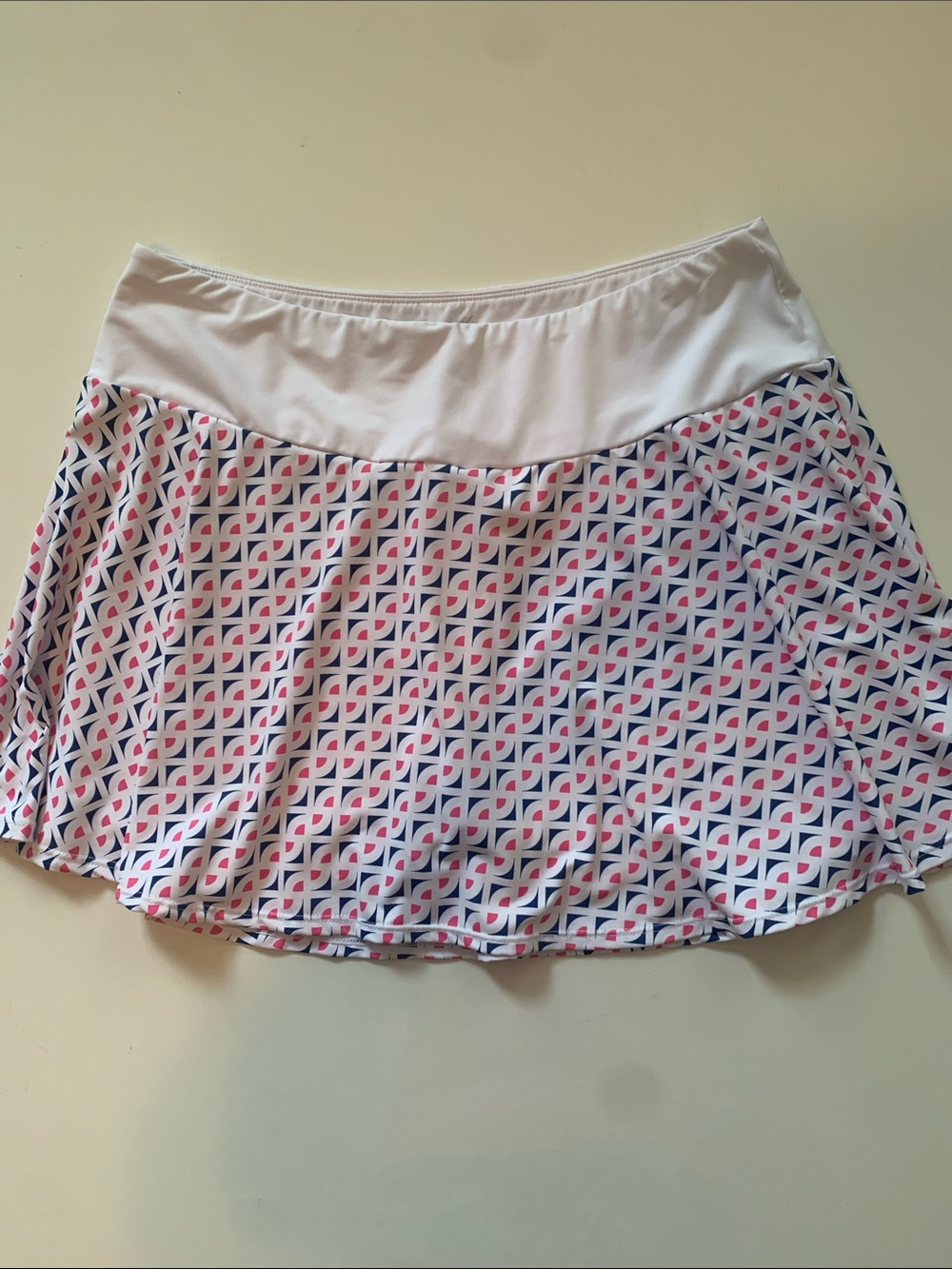 Kyodan White Waistband Skort with Pink & Navy Geometric Print Size L
